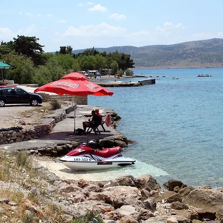 ゲストハウス By The Sea Starigrad 6637 スタリグラード